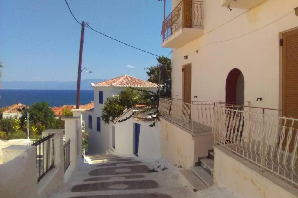 Ueber Den Daechern Von Koroni Exteriör bild