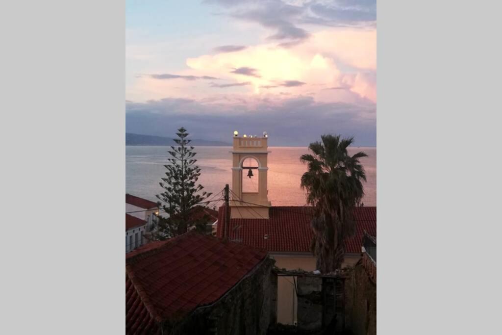 Ueber Den Daechern Von Koroni Exteriör bild